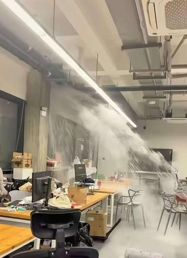 正规的股票配资网 继管道破损粪水泄露后水管再爆裂，中国美术学院回应