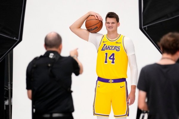 股票配资工具 湖人媒体人：湖人防守终于跟上现代NBA 凯斯勒回来后侧翼可以更凶